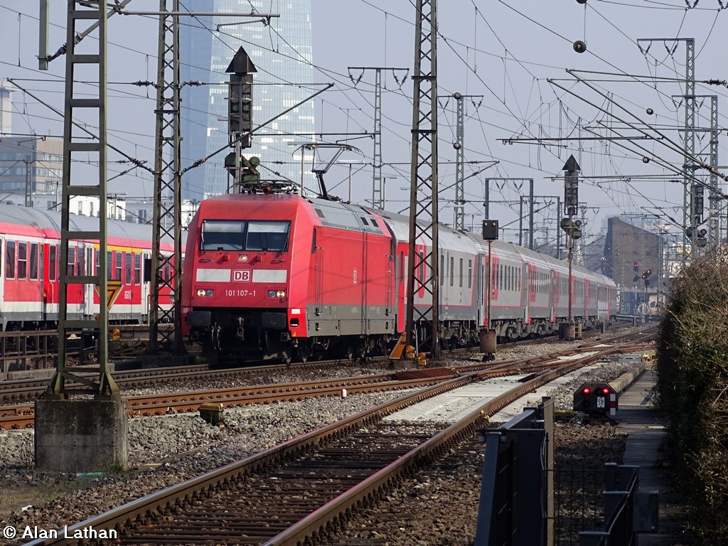 101 107 FFS 21 Mar 2015
with the Moscow - Paris express
