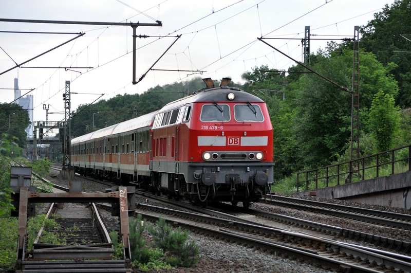 218 478 FFOR/FNI 8 June 2011
about to cross over to stop at Neu-Isenburg Station enroute to Dieburg
