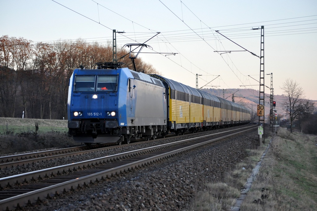 185 512 Haarbach 16 Jan 2012
with a regular ARS Altmann set of Hccrrs
Alpha Trains on hire to TXL
