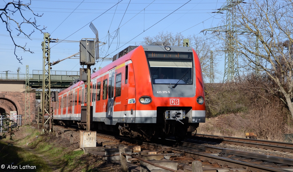 423 375 Wiesbaden-Ost 24 Feb 2014
'Dienstfahrt'
