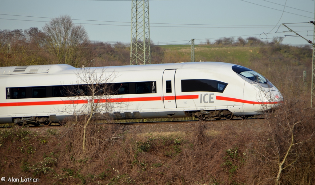 717 (407 017) Wiesbaden-Ost 24 Feb 2014
Velaro-D

