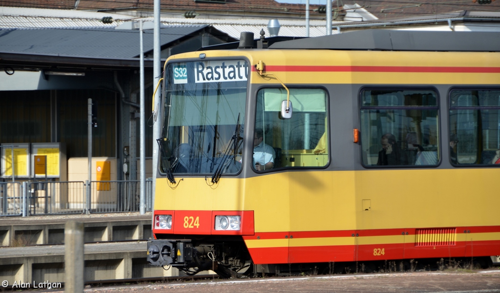824 Karlsruhe Hbf 11 Mar 2014
with an S32 for Rastatt
