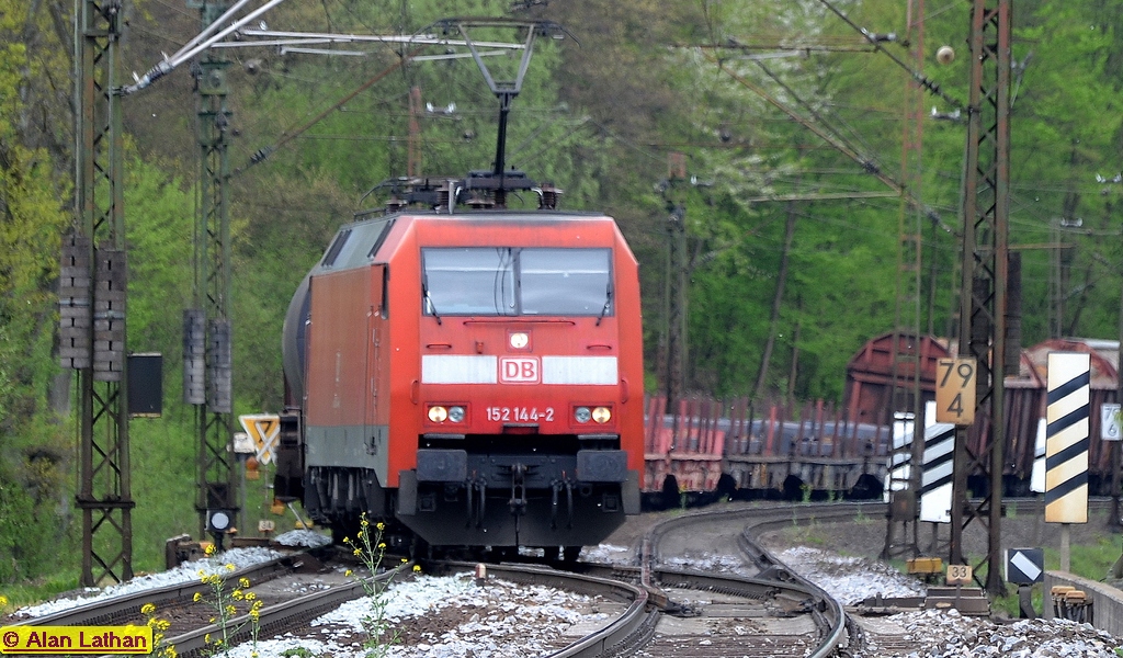 152 144 Laufach 9 Apr 2014
switches tracks to get an assist from 151 061
