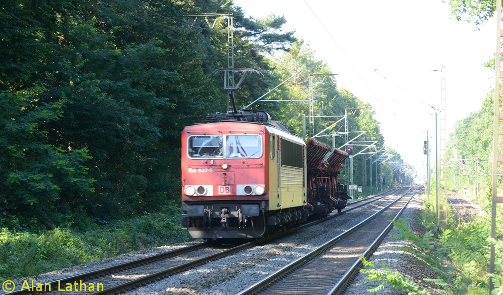 155 037 FFOR 28 Aug 2014
55603 from Mainz-Bischofsheim (FMB) to Aschaffenburg (NAH) with what could be a couple of sets of points.
