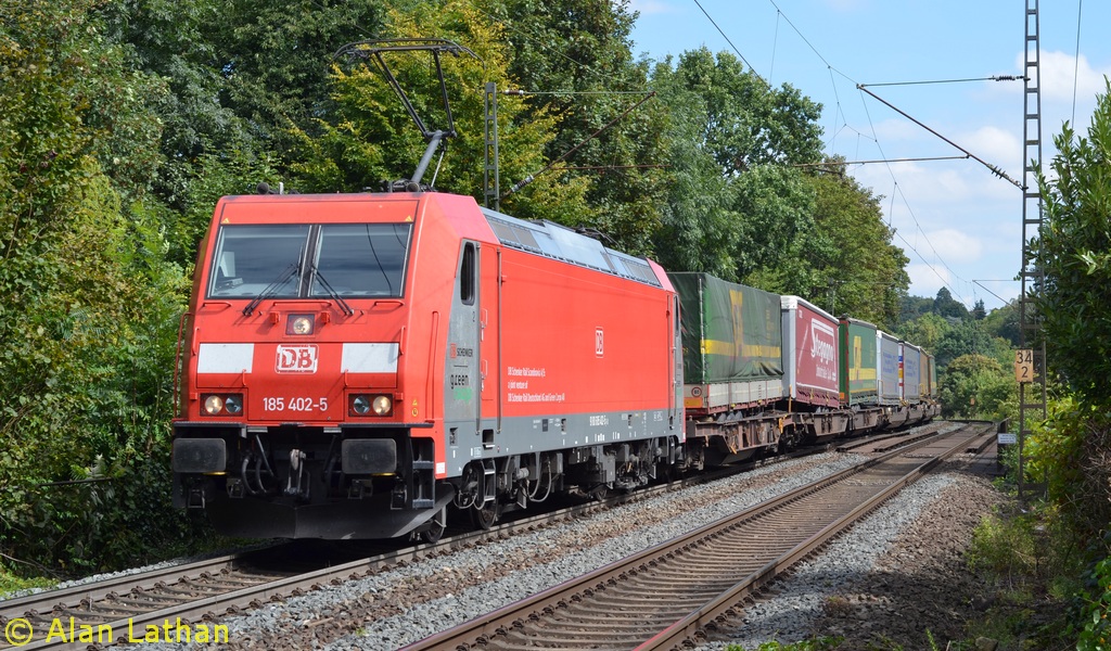 185 402 FFOR 28 Aug 2014
still with its Green Cargo Scandinavia doors and logos
