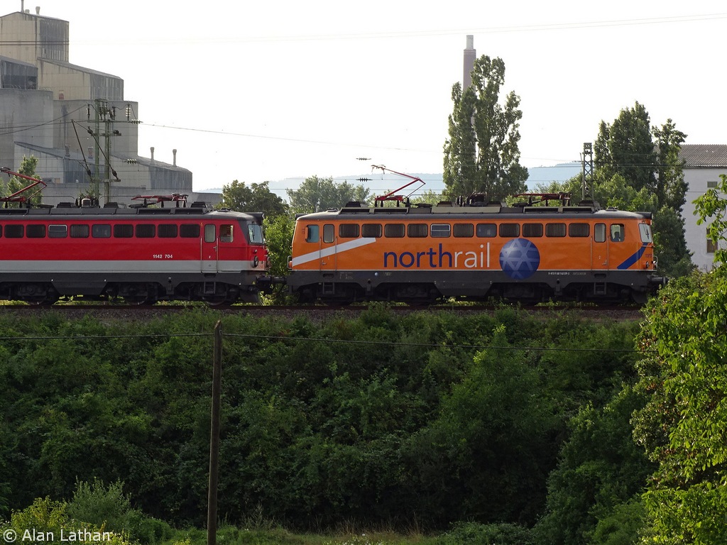 1142 579, 704 Wiesbaden-Ost 25 July 2014
Northrail D-NTS 91 80 1142 579-3 
Centralbahn D-CBB 91 80 1142 704-4
DPF-K Autoslaaptrein  's-Hertogenbosch - Livorno Central  
