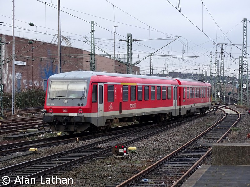 928 704 Düsseldorf Hbf 30 Jan 2015
'Flirt Express' Düwag 91339/1995
