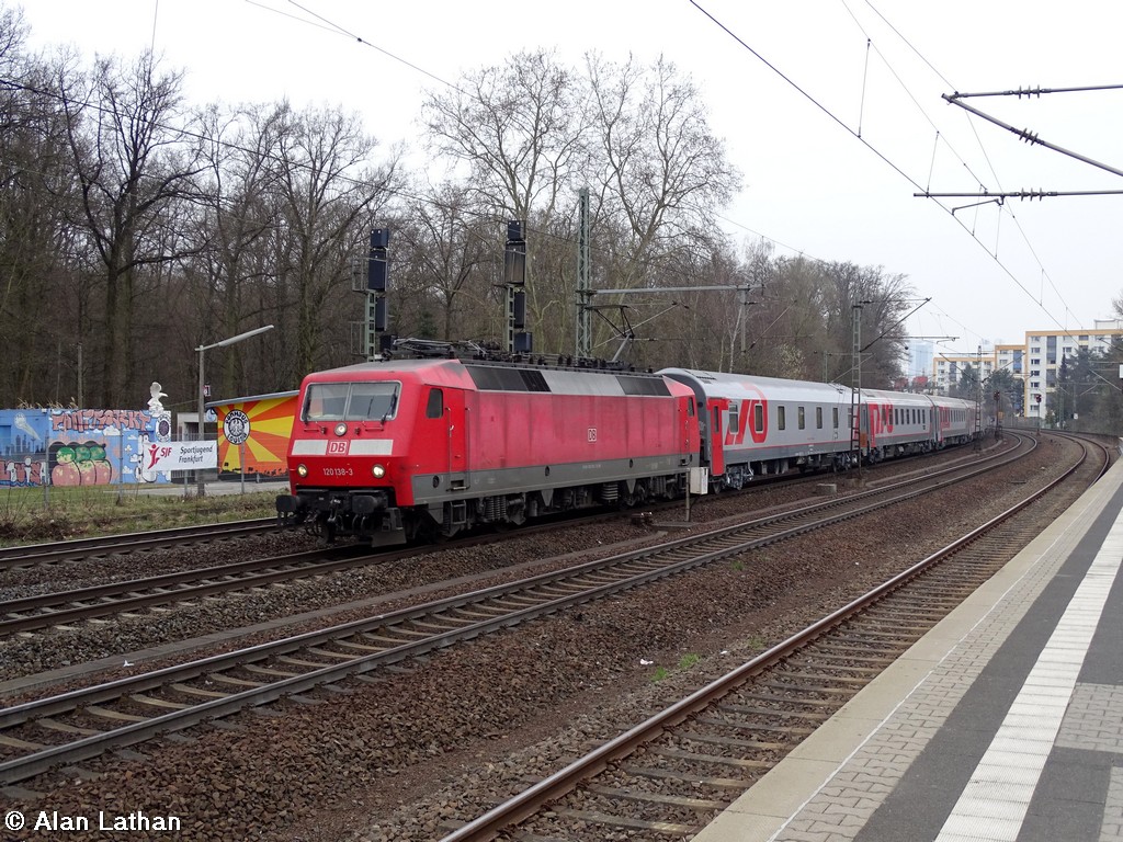 120 138 FF-Louisa 23 March 2015
with the EN452 Moscow-Paris (via FF-Stadion)
