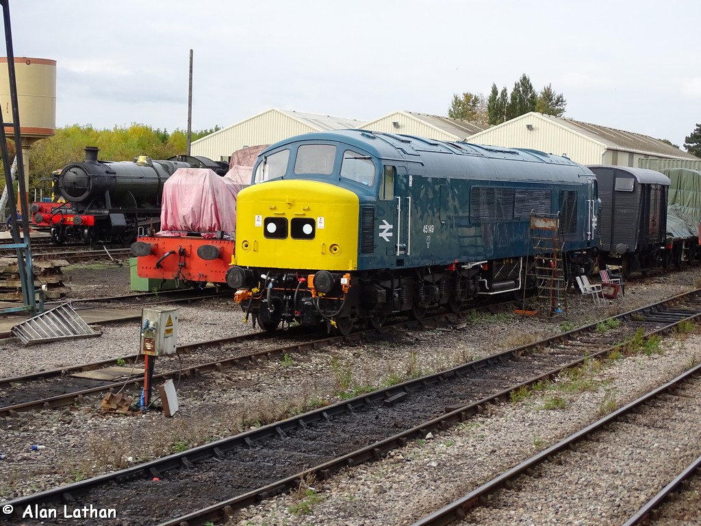 45149 Toddington 10 Oct 2015
Class 45/1 diesel electric 1Co-CO1 Sulzer type 4 Diesel Electric Locomotive built by British Rail at Crewe in 1961.
