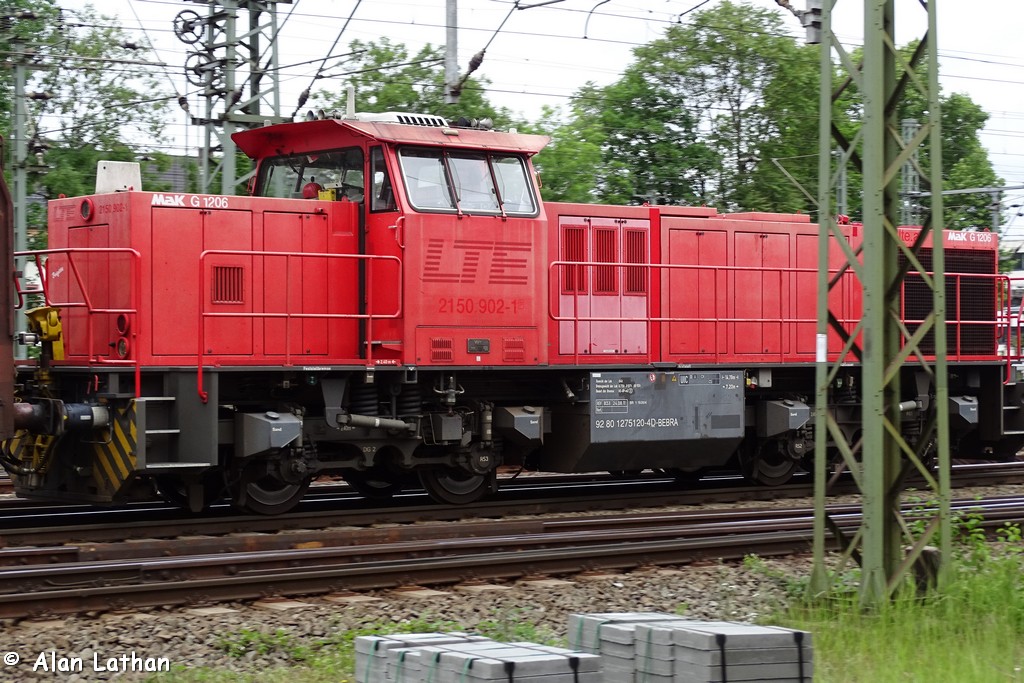 275 120 FFS 27 May 2015
Vossloh G1206 1001123, ex-LTE 2150 902-1, now with D-BEBRA (a timber shipping firm)

