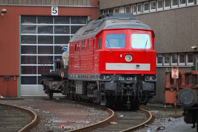 232 428 EOS 22 Mar 2009
retired March 2012, stored Rostock Seehafen 2014 where she got an extension, and in 2016 a new inspection at Cottbus prior to being returned to service.
