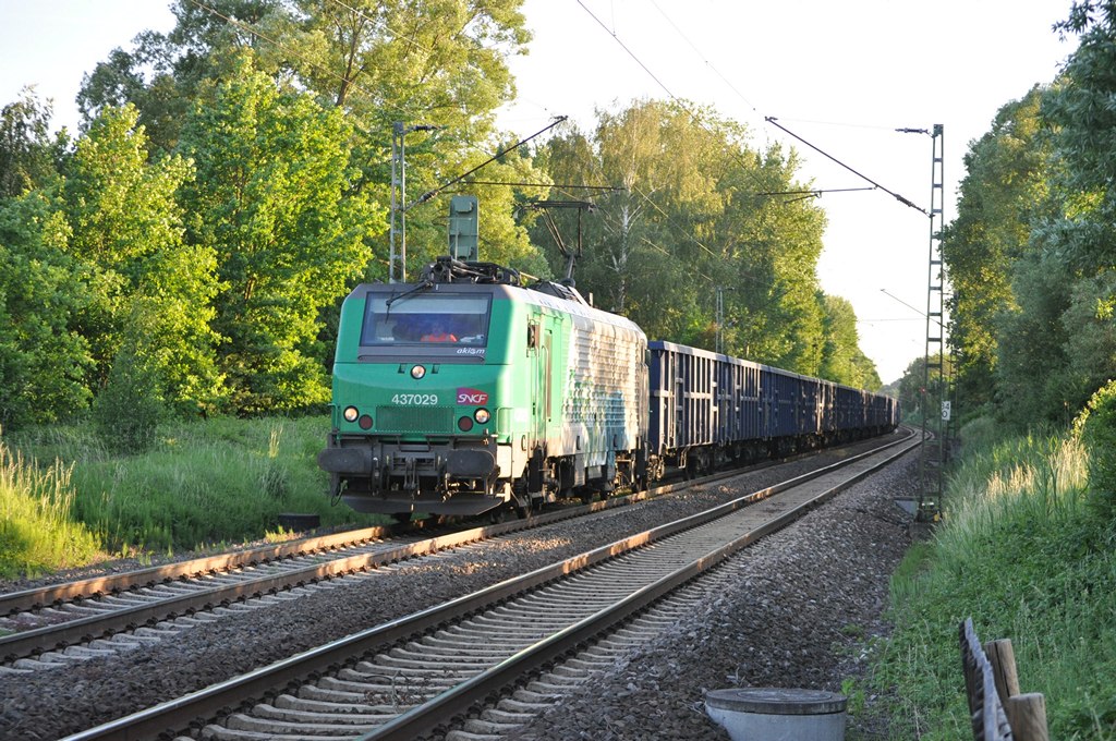 SNCF 437029 FDK 25 May 2012
with ERR-Duisburg Eanos
