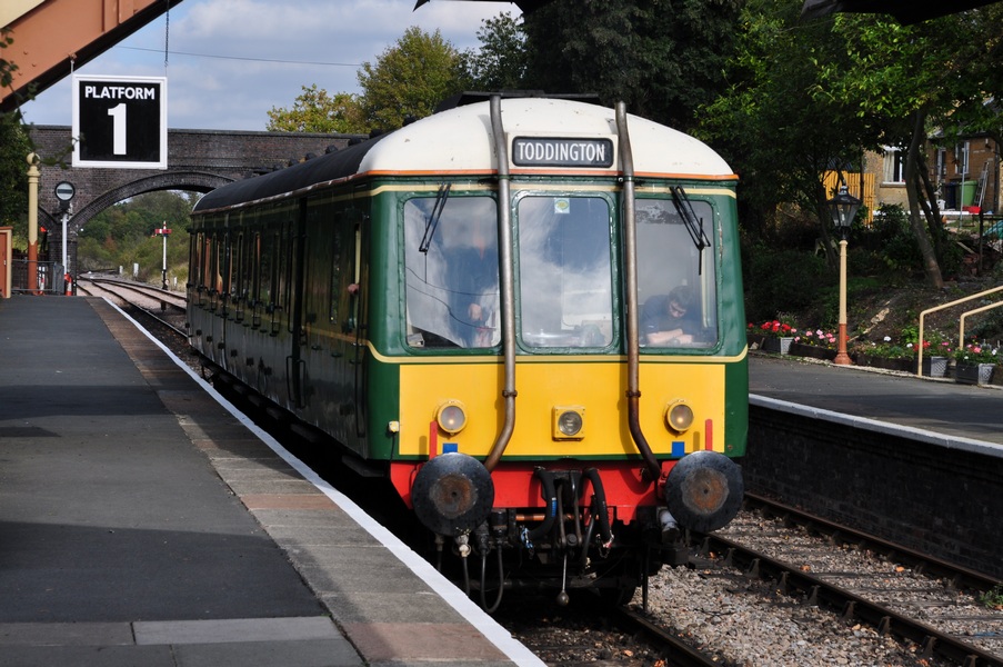 W55003, in service at Toddington
for trips up and down the line in both directions
