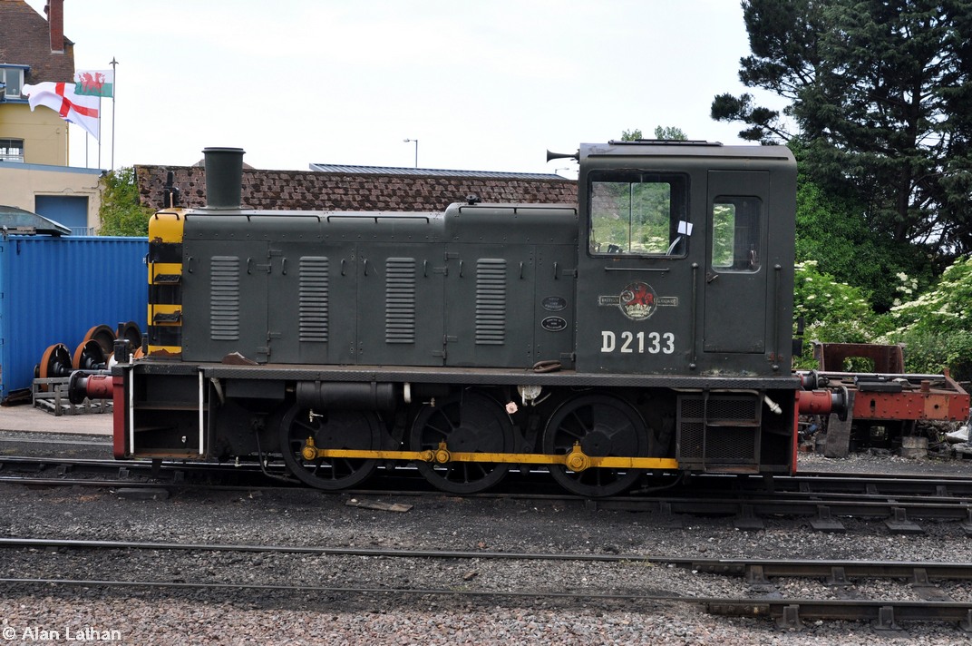 D2133 Minehead 14 June 2010
ex-BR Class 03 0-6-0DM shunter built 1960 at Swindon
