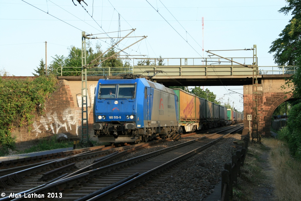 185 513 Wiesbaden-Ost 5 Aug 2013 19:27
Alpha Trains D-TXLA
