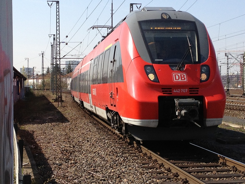 442 207 FFS 3 April 2012
showing S-Bahn Rostock in destination indicator
