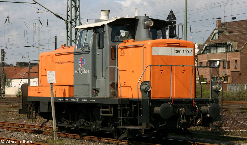 360 109-3 Osterfeld-Süd 12 April 2008
MaK V60 600029/1956 ex-DB V60 109, 260 109-4, 360-109-3, to BEG 2007, since then with Rheinische Eisenbahn.
