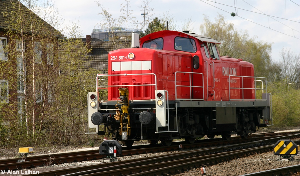 294 861 Osterfeld-Süd 12 April 2008
Freshly turned out and looking very smart.
